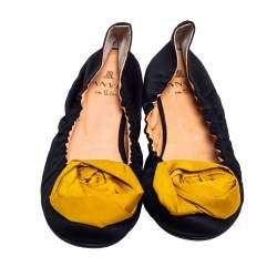 Pre Owned Lanvin Black/Yellow Satin Rose Applique Embellished Scrunch Ballet Flats Size 38