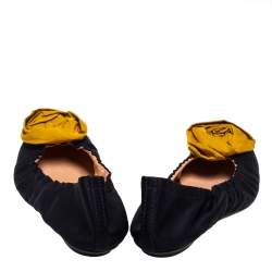 Pre Owned Lanvin Black/Yellow Satin Rose Applique Embellished Scrunch Ballet Flats Size 38