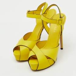 مملوكة مسبقًا صندل لو سيلّا بحزام للكاحل من الجلد الأصفر مع كعب منصة مقاس 39