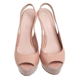 مملوكة مسبقًا صندل لي سيلا فتحة كعب نعل سميك مقدمة مفتوحة جلد بيج مقاس 39