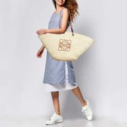 مملوكة مسبقًا Loewe Beige/Brown Raffia and Leather Large Anagram Basket Tote