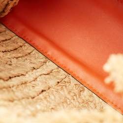 مملوكة مسبقًا حقيبة يد لويفي غيت متوسطة من الرافيا والجلد برتقالية/طبيعية