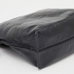 Pre Owned حقيبة كتف لويفي فلامنكو جلد لامع مجعد أسود بعقدة