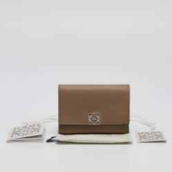 Pre Owned Loewe Beige Leather Anagram Trifold Wallet