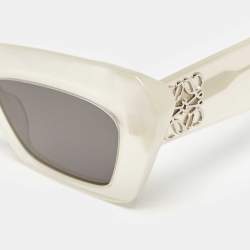 Pre Owned Loewe White/Black LW400361 Anagram Cat Eye Sunglasses
