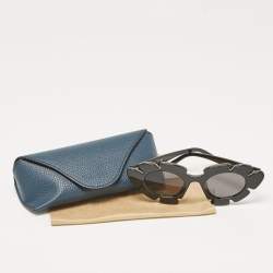 Pre Owned Loewe Black LW40088U Flower Geometric Sunglasses
