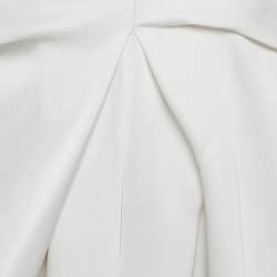 مملوكة مسبقًا فستان لويفي متوسط خامة ساتان أبيض بحواف غير مكتملة مقاس كبير