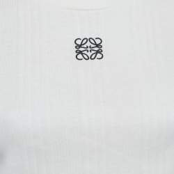 مملوكة مسبقًا توب قصير لويفي أبيض بتطريز أناجرام ضلوع محبوك مقاس كبير