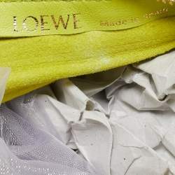 مملوكة مسبقًا Loewe Lime Green Pleated Leather Bracelet Pouch Bag