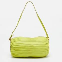 مملوكة مسبقًا Loewe Lime Green Pleated Leather Bracelet Pouch Bag
