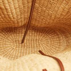 مملوكة مسبقًا Loewe Natural/Tan Woven Raffia Shell Basket Bag