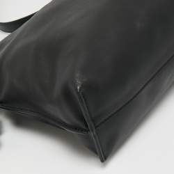 مملوكة مسبقًا حقيبة كلاتش لويفي فلامنكو جلد سوداء متوسطة الحجم