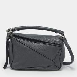 مملوكة مسبقًا حقيبة كتف لويفي بازيل صغيرة جلد أسود