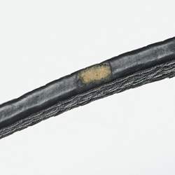 مملوكة مسبقًا حقيبة كتف لويفي بازيل صغيرة جلد أسود