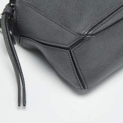 مملوكة مسبقًا حقيبة كتف لويفي بازيل صغيرة جلد أسود