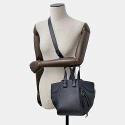 مملوكة مسبقًا Loewe Hammock Black Leather Size Compact