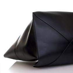 مملوكة مسبقًا Loewe XXL Black Calfskin Puzzle Fold Tote