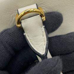 Pre Owned حقيبة كتف لويفي أمازونا 16 مربعة جلد عجل أبيض مجموعة إصدار محدود تاناباتا صيني حجم 16