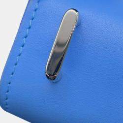 مملوكة مسبقًا Loewe Blue Small Leather Goya Crossbody