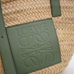 مملوكة مسبقًا Loewe Medium Raffia Basket