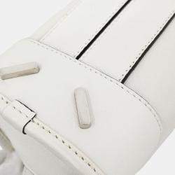 Pre Owned Loewe Amazona 23 White Calfskin Leather Top Handle Bag