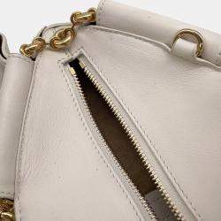 Pre Owned حقيبة كتف لويفي "باسيو" سلسلة جلد أبيض مقاس صغير