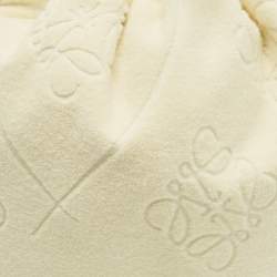 Pre Owned حقيبة صغيرة لويفي قماش تيري بلون الكريم مع حبل شد