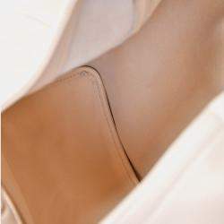 Pre Owned Loewe Cream Leather Squeeze Small Chain Shoulder Bag