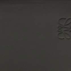 مملوكة مسبقًا حقيبة كتف لويفي "ميني هيل" سوداء من الجلد للكتف