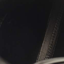 مملوكة مسبقًا حقيبة كتف لويفي "ميني هيل" سوداء من الجلد للكتف