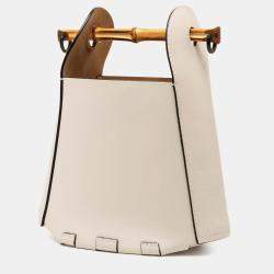 مملوكة مسبقًا حقيبة دلو لويفي جلد العجل أبيض بامبو