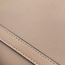 مملوكة مسبقًا حقيبة كتف لويفي غيت ديوال مصنوعة من الجلد البيج بحجم صغير