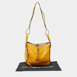مملوكة مسبقًا Loewe Mustard Leather Hammock Shoulder Bag