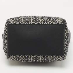 مملوكة مسبقًا Loewe Dark Blue Canvas Small Cubi Shoulder Bag