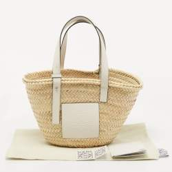 مملوكة مسبقًا  Loewe Beige/White Woven Raffia and Leather Basket Bag