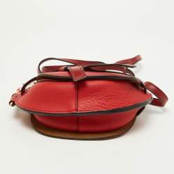 مملوكة مسبقًا Loewe Red Leather Mini Gate Crossbody Bag