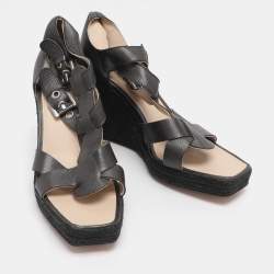 مملوكة مسبقًا موديلات لويفي جلد رمادي بكعب مسطح مقاس 39