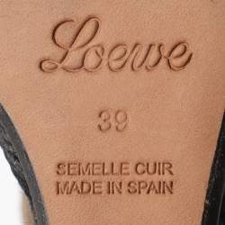 مملوكة مسبقًا موديلات لويفي جلد رمادي بكعب مسطح مقاس 39