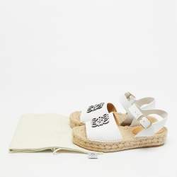 مملوكة مسبقًا Loewe Anagram Size 38 White Canvas and Leather Espadrille Ankle Strap Sandals