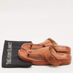 Pre Owned موديلات لويفي جلد بني شريط مسطح مقاس 37