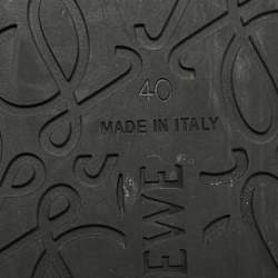 Pre Owned موديلات لويفي جلد أسود بكعب خلفي مقاس 40