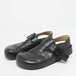 Pre Owned موديلات لويفي جلد أسود بكعب خلفي مقاس 40