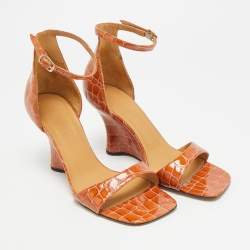 Pre Owned موديلات لويفي جلد بني بنمط جلد التمساح صندل برباط مقاس 37