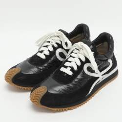 Pre Owned حذاء رياضي لووي قماش أبيض، سويدي وجلد قصير مقاس 39