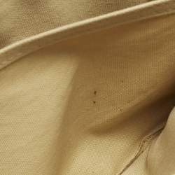 مملوكة مسبقًا Longchamp Beige Logo Quilted Leather Clutch