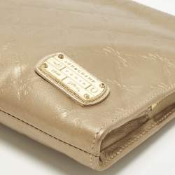 مملوكة مسبقًا Longchamp Beige Logo Quilted Leather Clutch