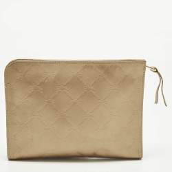 مملوكة مسبقًا Longchamp Beige Logo Quilted Leather Clutch