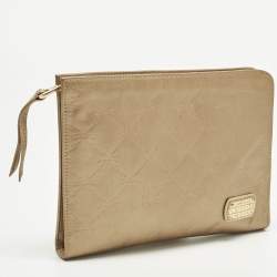 مملوكة مسبقًا Longchamp Beige Logo Quilted Leather Clutch
