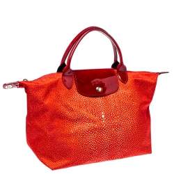 Pre Owned Longchamp Red Stingray Print Nylon and Patent Leather Le Pliage Neo Tote