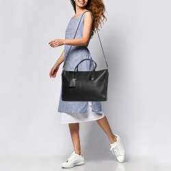 Pre Owned Longchamp Black Leather Zip Tote